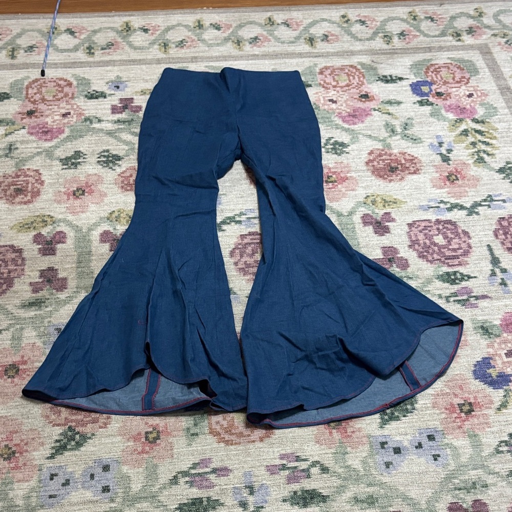 Women's Flare Jeans in Deep Blue